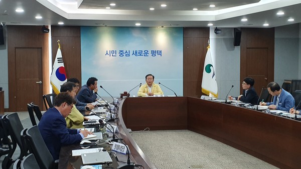 이종호 부시장이 전 간부 공무원에게 아프리카열병 사전 예방 대책과 주문(사진-평택시)