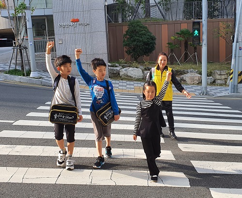 초등학생 등하굣길에 “워킹스쿨버스” 운영(사진제공-북구청)