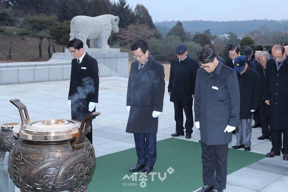 대전시, 2020년 경자년 새해 힘찬 출발 현충원 참배.(사진제공=대전시청)