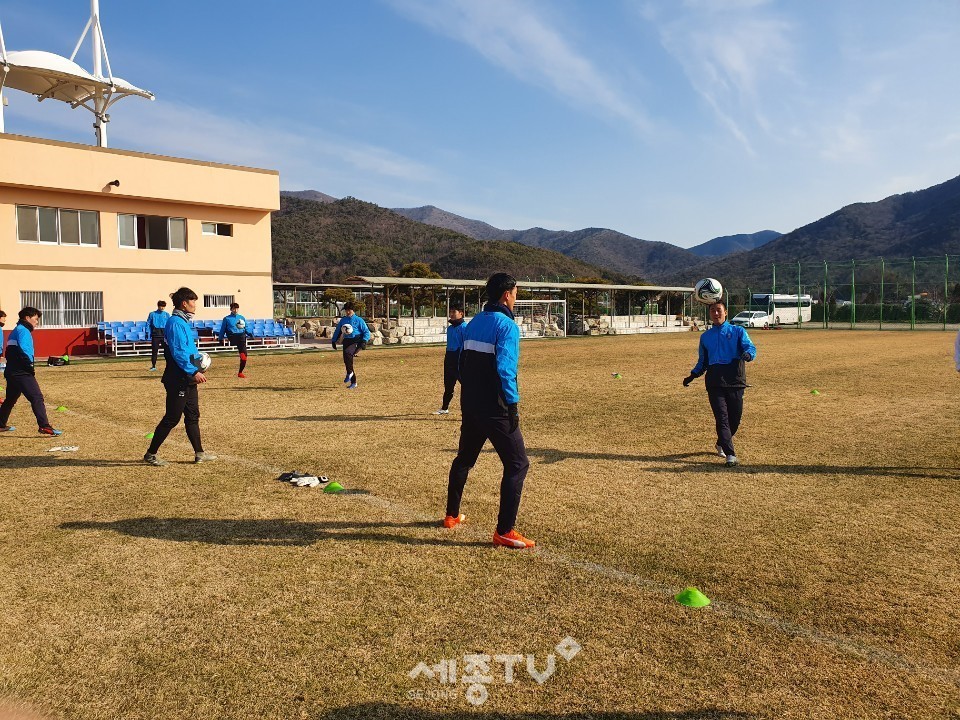 천안시축구단이 남해군 일원에서 전지훈련을 하고 있다. (사진제공=천안시청)