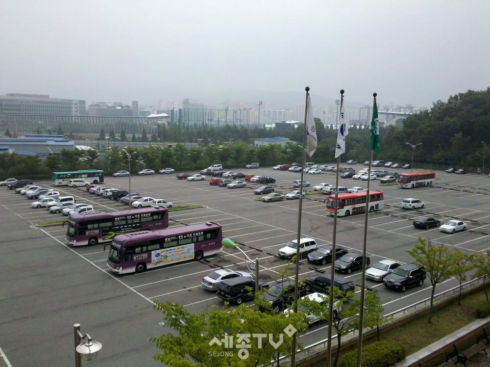성남시 수정구 사송동 버스공영차고지 대형주차장 A동