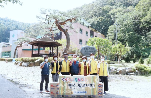 대전시의회 교육위원회, 김인식 의원 추석맞치 사회복지시설 방문.(사진제공=대전시의회)