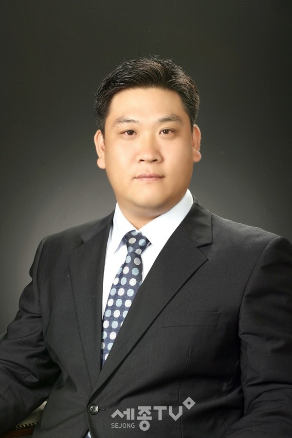 유봉동 보좌관