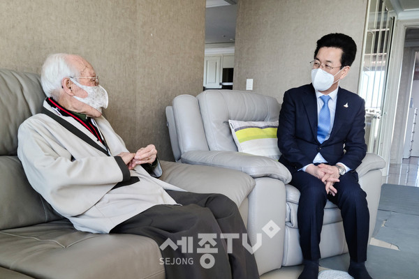 허태정 시장, 설 명절 맞아 애국지사 위문.