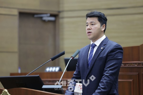 17일 이병하 천안시의회 의원이 제256회 임시회 5분 발언을 하고있다.