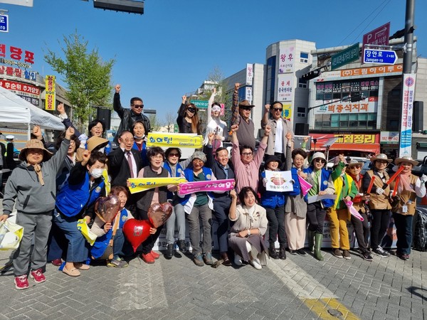 조치원봄꽃 축제 (최민호세종시장ㆍ이준배경제부시장 ㆍ세종시민들)