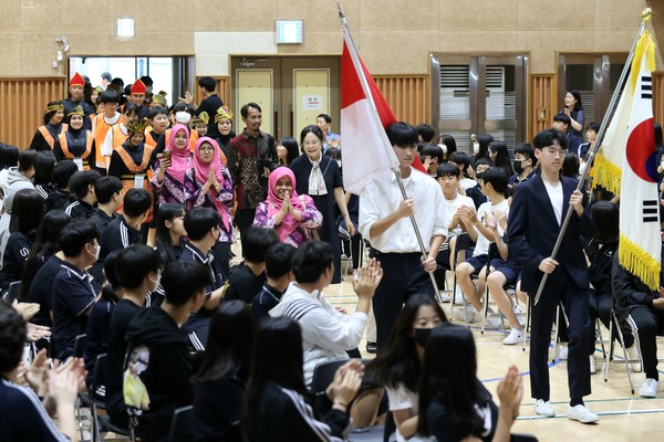 글벗중학교 국제교류 협력 빛나다!