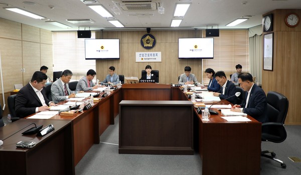 산건위 회의