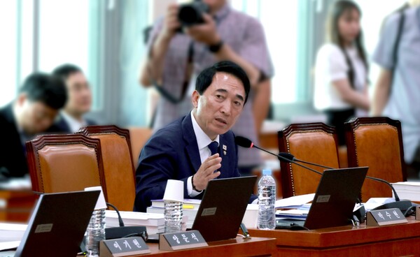 불법 스포츠 도박 적발 규모가 한 해에만 4조 원에 달해 대책 마련이 시급한 것으로 나타났다. (사진=박수현 의원실)