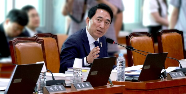 문화체육관광부와 언론진흥재단이 ‘정부광고법’상 광고주가 지급케 돼 있는 수수료가 법대로 시행되고 있는지 확인이 필요하다는 지적이 국정감사에서 제기됐다. (사진=세종TV DB)