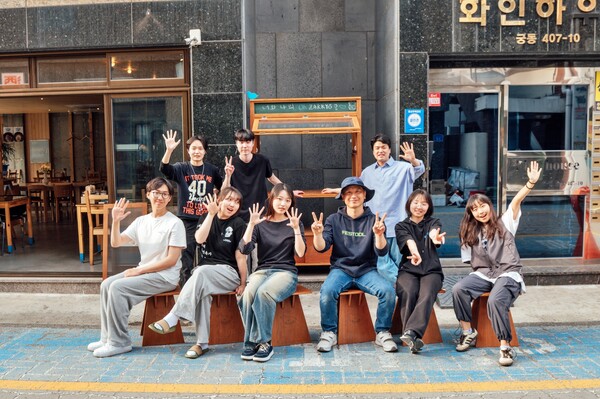 ‘궁동 툇마루’ 프로젝트 진행 기념촬영 모습/사진제공=충남대