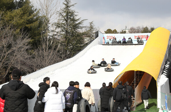 지난해 눈썰매장 운영 모습/사진제공=대전 유성구청