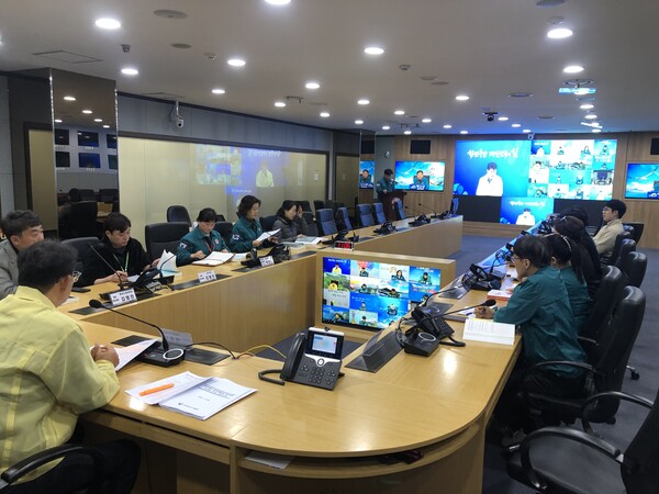 ‘2026년 동물방역위생사업 시행지침’ 설명 영상회의 모습/사진제공=충남도청