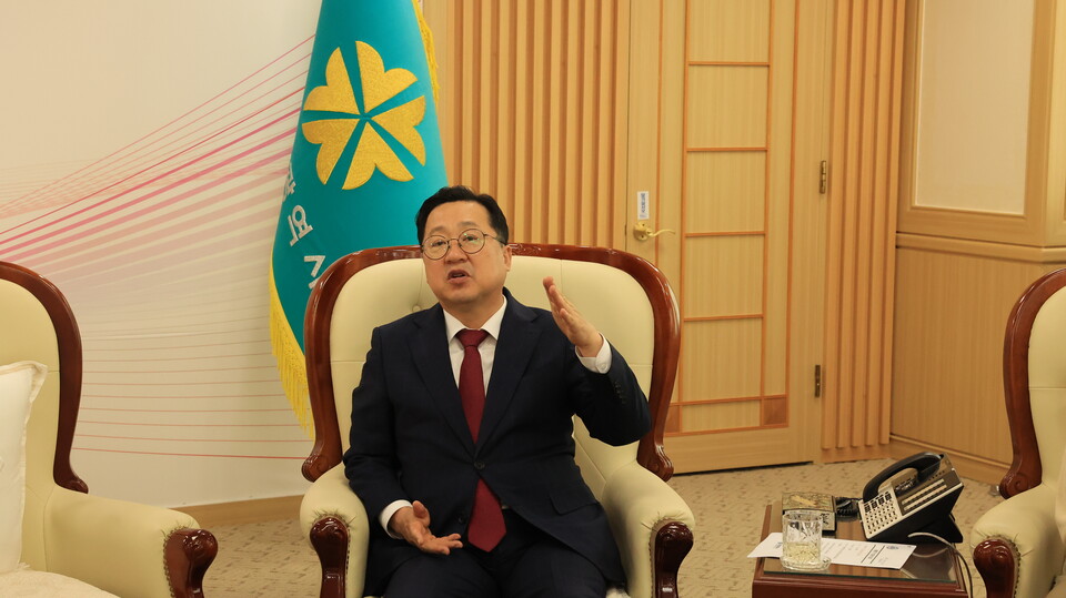 ​이장우 대전광역시장이 세종TV와 인터뷰를 갖고 있다.